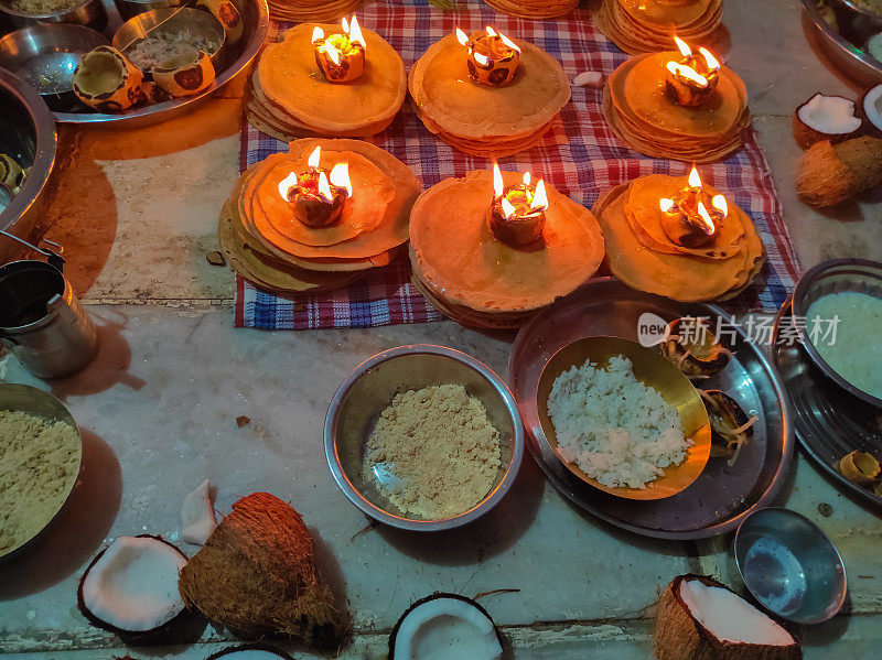 古吉拉特邦Navratri村传统的Gehu Atta Akhand Diya小麦粉Durga Puja庆典Arti Jyoti油Deepak